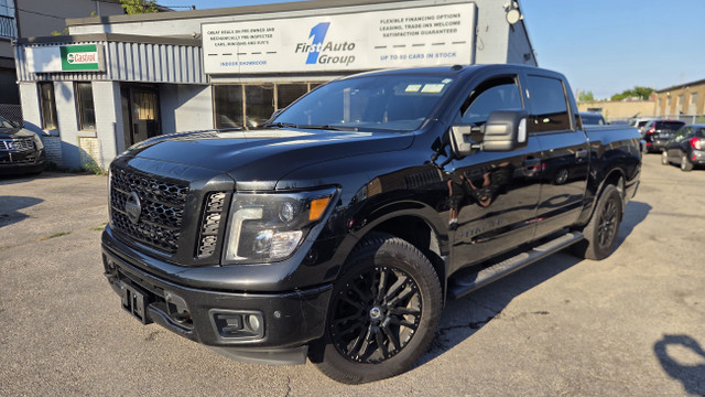 2018 Nissan Titan 4x4 Crew Cab SV Midnight Edition in Cars & Trucks in City of Toronto