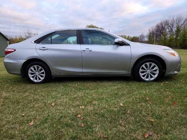 2017 Toyota Camry LE in Cars & Trucks in Winnipeg - Image 4