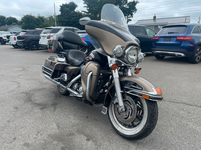 2005 Harley-Davidson FLHTCUI ULTRA CLASSIC / ALL ORIGINAL in Cars & Trucks in Truro