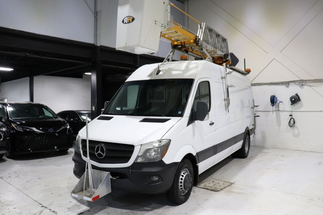 2018 Mercedes-Benz Sprinter fourgonnette utilitaire 3500 in Cars & Trucks in Laval / North Shore
