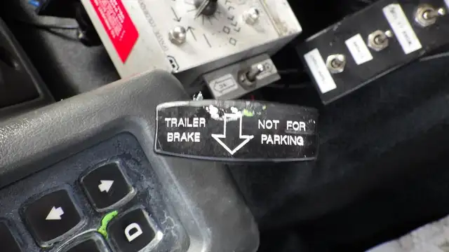 2008 ford F-750 18 Foot Flat Deck Regular Cab 2WD Diesel Dually  in Heavy Trucks in Richmond - Image 32