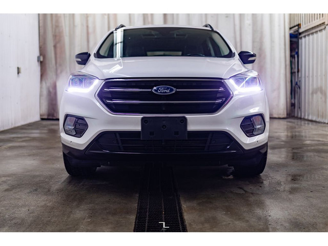 2019 Ford Escape AWD Titanium Nav Roof BCam in Cars & Trucks in Red Deer - Image 4