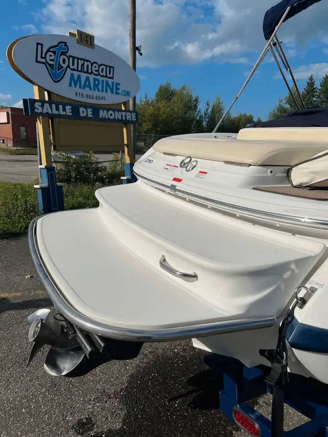 2010 COBALT 210 in Powerboats & Motorboats in Sherbrooke - Image 6
