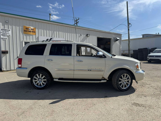 2008 Chrysler Aspen Limited in Cars & Trucks in Calgary - Image 2