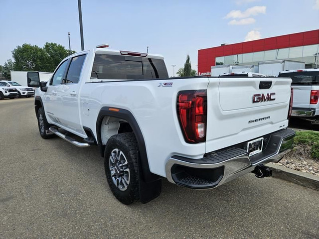 2024 GMC Sierra 3500HD 4WD Crew Cab 159" SLE, 6.6L V8 Gas, SLE C in Cars & Trucks in St. Albert - Image 3