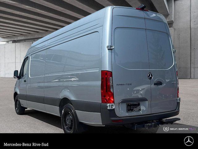 2025 Mercedes-Benz Sprinter 2500 170 Wheelbase High Roof RWD in Cars & Trucks in Longueuil / South Shore - Image 3