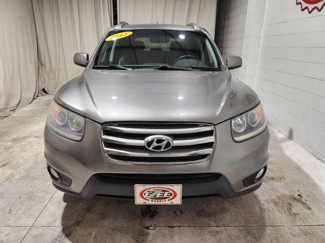 2012 Hyundai Santa Fe in Cars & Trucks in Windsor Region - Image 2