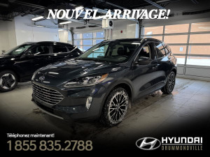 2022 Ford Escape TITANIUM + GARANTIE + NAVI + TOIT PANO + WOW !!