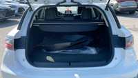 La Lexus CT 200h 2014 est une berline compacte hybride haut de gamme, idéale pour les conducteurs so... (image 7)