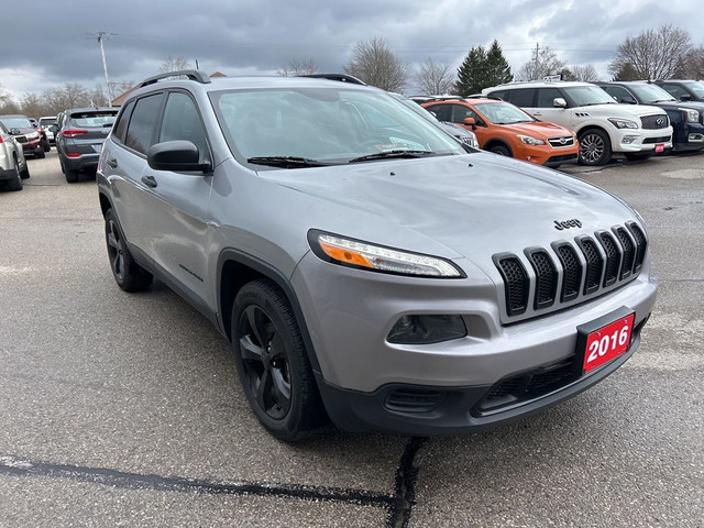  2016 Jeep Cherokee SPORT, CLEAN CARFAX, REMOTE START, BACKUP CA in Cars & Trucks in London - Image 4