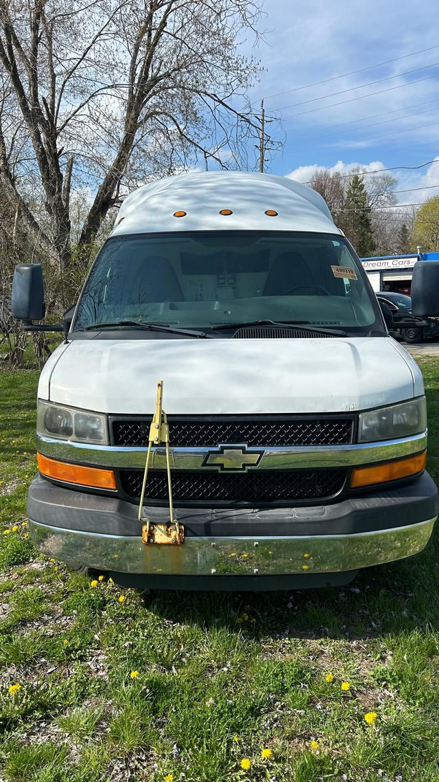 2014 Chevrolet Express Commercial Cutaway G3500 in Cars & Trucks in Oakville / Halton Region - Image 2