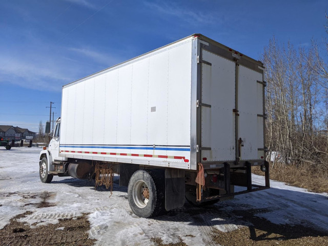 1996 Freightliner S/A Day Cab Steamer Truck FL-70 in Heavy Trucks in Calgary - Image 3