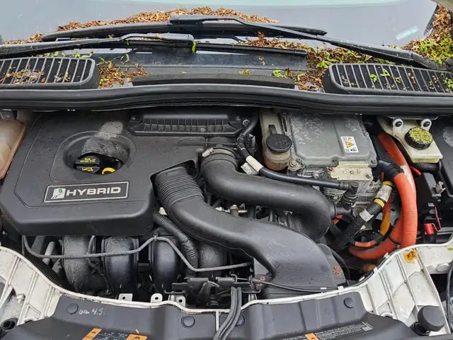 2013 Ford C-Max Hybrid SE dans Autos et camions dans London - Image 14