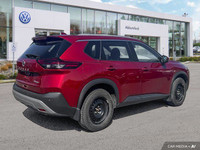 This Nissan Rogue delivers a Regular Unleaded I-4 2.5 L/152 engine powering this Variable transmissi... (image 4)