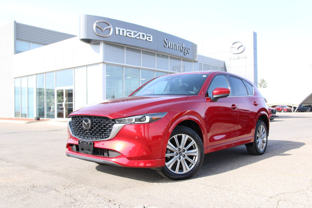 2022 Mazda CX-5 Signature AWD W/ 360 CAMERA in Cars & Trucks in Calgary