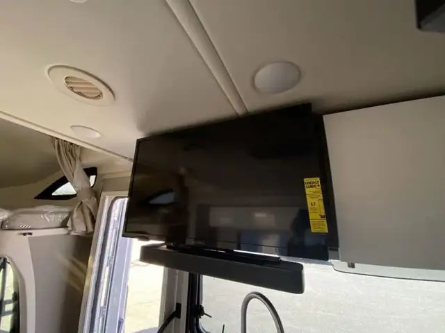 2024 Winnebago View 24J in RVs & Motorhomes in Abbotsford - Image 25