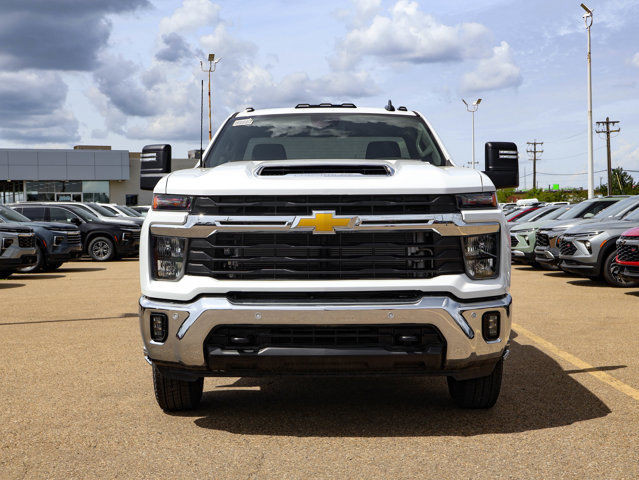 2025 Chevrolet Silverado 3500HD LT in Cars & Trucks in Edmonton - Image 3