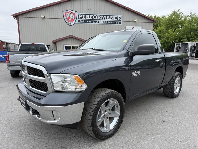 2015 Ram 1500 SLT REG S/B 4X4 in Cars & Trucks in Belleville