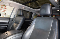 Special Finance Price: $35,999 | Cash Price: $37,499 2019 Toyota Highlander Limited AWD - No Acciden... (image 8)