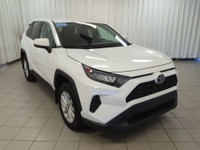 Step into our 2022 Toyota RAV4 LE AWD in White, and set your sights on better adventures! Motivated... (image 1)