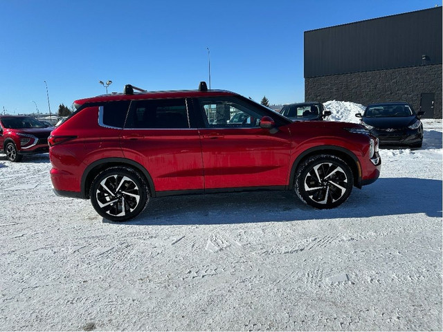  2022 Mitsubishi Outlander LE in Cars & Trucks in Calgary - Image 4