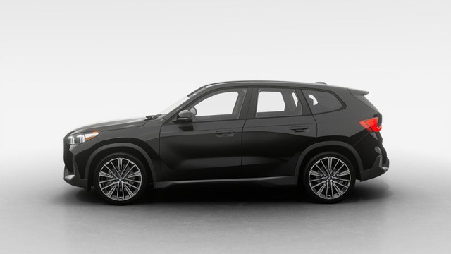 2025 BMW X1 xDrive28i | Noir Saphir Métallisé | Garnissage in Cars & Trucks in City of Montréal - Image 4
