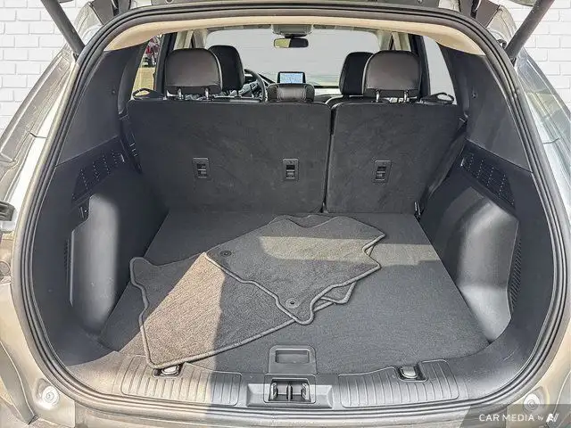 2022 Ford Escape Titanium Hybrid | Heated Seats | Remote Start in Cars & Trucks in Windsor Region - Image 17