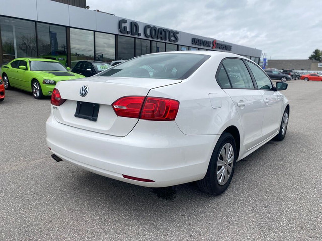 2013 Volkswagen Jetta Sedan Heated Seats ~Bluetooth ~ Power wind in Cars & Trucks in Barrie - Image 3