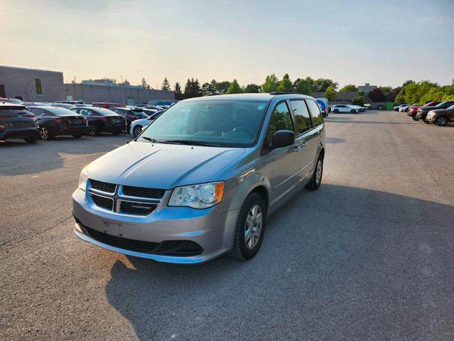 2013 Dodge Grand Caravan SE/SXT ONE OWNER | NO ACCIDENTS | ST... in Cars & Trucks in London - Image 2