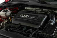 Francais: * Moteur: 2.0 TFSI 4 cylindres 220HP - incluant: injection directe * Transmission intégral... (image 8)
