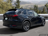 Experience the blend of performance and practicality in this 2025 Mazda CX-70 MHEV GS-L. With only 3... (image 5)