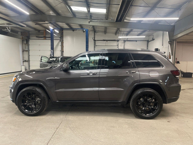 2020 Jeep Grand Cherokee Laredo Blind Spot Monitor, Apple CarPla in Cars & Trucks in Lethbridge - Image 4