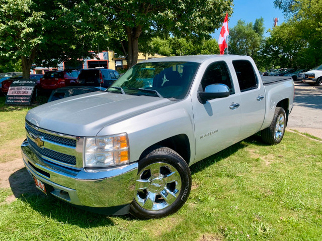 2012 SILVERADO CREW 4X4 LIKE NEW W /SAFETY in Cars & Trucks in Guelph - Image 3