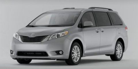 2014 Toyota Sienna LE in Cars & Trucks in Kitchener / Waterloo
