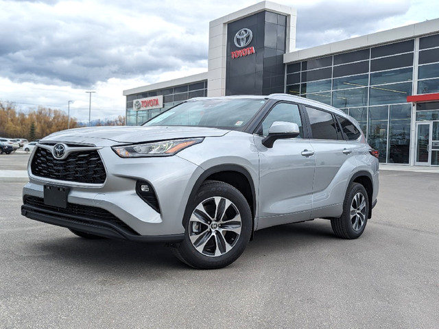 2024 Toyota Highlander XLE All Wheel Drive - Heated Leather Seat in Cars & Trucks in Cranbrook