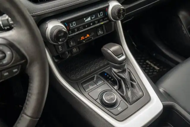 2024 Toyota RAV4 Hybrid XLE dans Autos et camions dans Ville d’Edmonton - Image 24