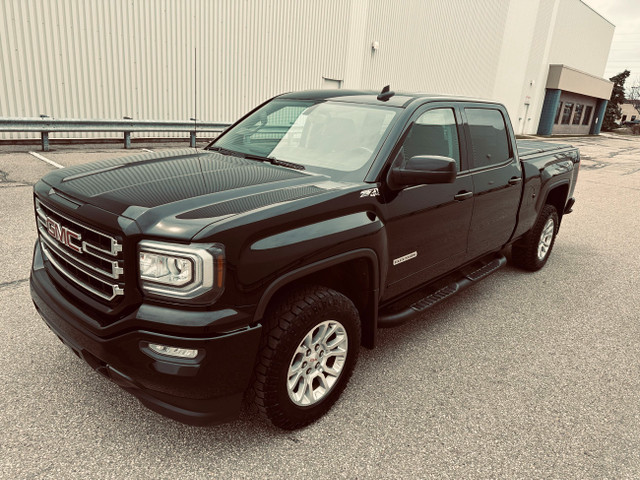 2018 GMC Sierra 1500 SLE CREW CAP  Z71  ELEVATION TRIPLE BLACK 6 in Cars & Trucks in Mississauga / Peel Region