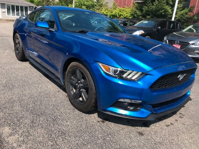 2017 Ford Mustang V6 no accidents runs great in Cars & Trucks in Cambridge - Image 3