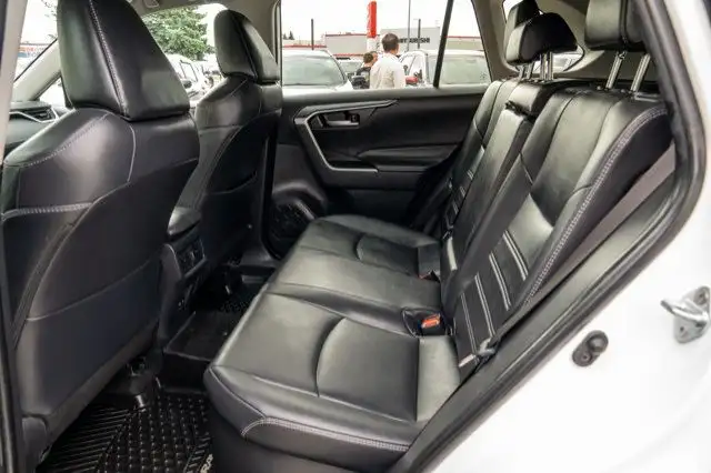 2024 Toyota RAV4 Hybrid XLE dans Autos et camions dans Ville d’Edmonton - Image 32