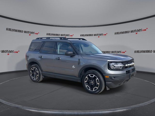 2023 Ford Bronco Sport Outer Banks in Cars & Trucks in Hamilton - Image 2