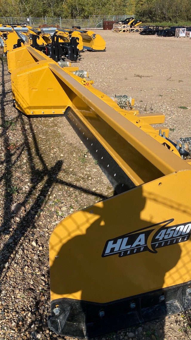 HLA SNOW - 12 foot SNOW PUSHER WHEEL LOADER BUCKET MOUNT in Heavy Equipment in Strathcona County - Image 3