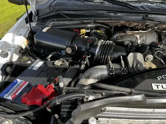 2008 ford F-550 Service Truck With Bucket 2WD Diesel in Heavy Trucks in Richmond - Image 35