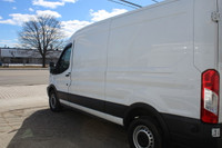 FREE CARFAX REPORT AVAILABLE T-350 148in. MED RF 9500 GVWR SLIDING RH DR 2 PASSENGER CRUISE CONTROL... (image 8)