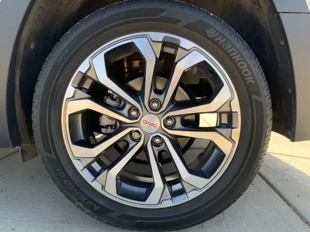 2021 GMC Terrain SLT in Cars & Trucks in Medicine Hat - Image 10
