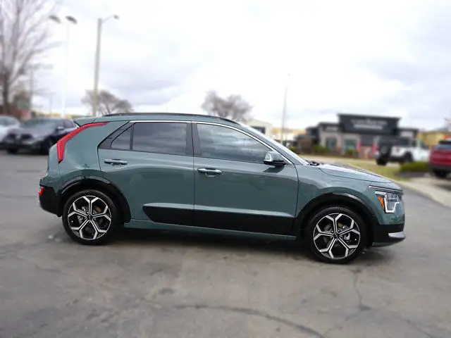 2025 Kia Niro SX | Sunroof | Leather dans Autos et camions dans Hamilton - Image 10
