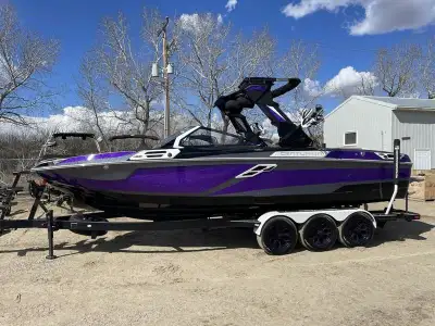 2024 Centurion Ri245 UNCOMPROMISING LUXURY AND PERFORMANCE COMBINED The Ri245 is for people who don’...