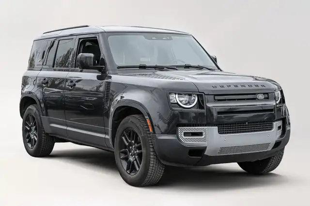 2022 Land Rover Defender S | Toit pano | Black Pack | Roues 19po in Cars & Trucks in Longueuil / South Shore - Image 5