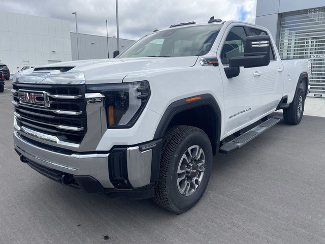 2025 GMC Sierra 3500HD SLE in Cars & Trucks in Calgary - Image 4