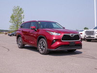 The 2022 Toyota Highlander XLE offers a refined and versatile three-row SUV option---ideal for Canad... (image 9)