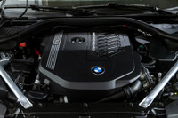 Francais: * Toit rigide escamotable * Bo Engine: Moteur à 6 cylindres droits 3.0L L/100Km City: 10.4... (image 9)